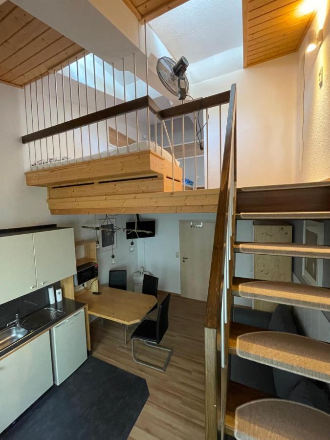 Eleven Apartment *